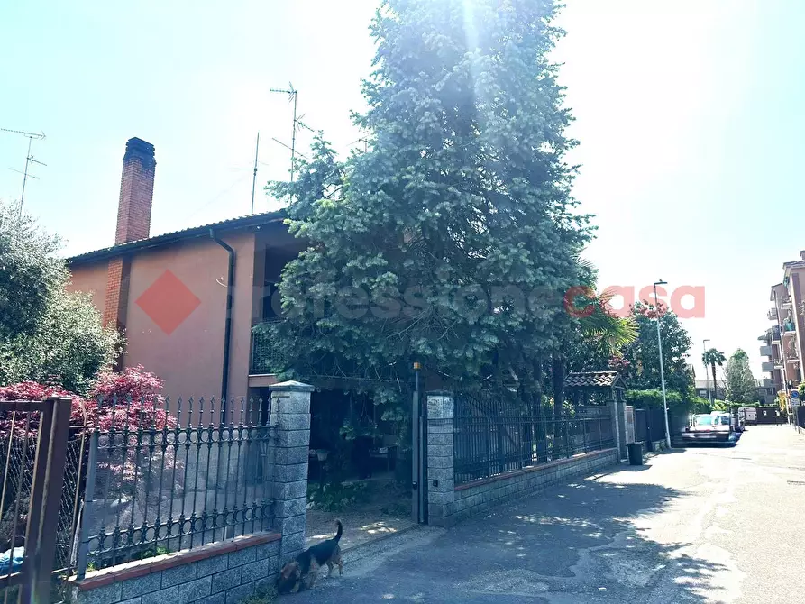 Immagine 13 di Appartamento in vendita  in Via cavour, 8 a Locate Di Triulzi