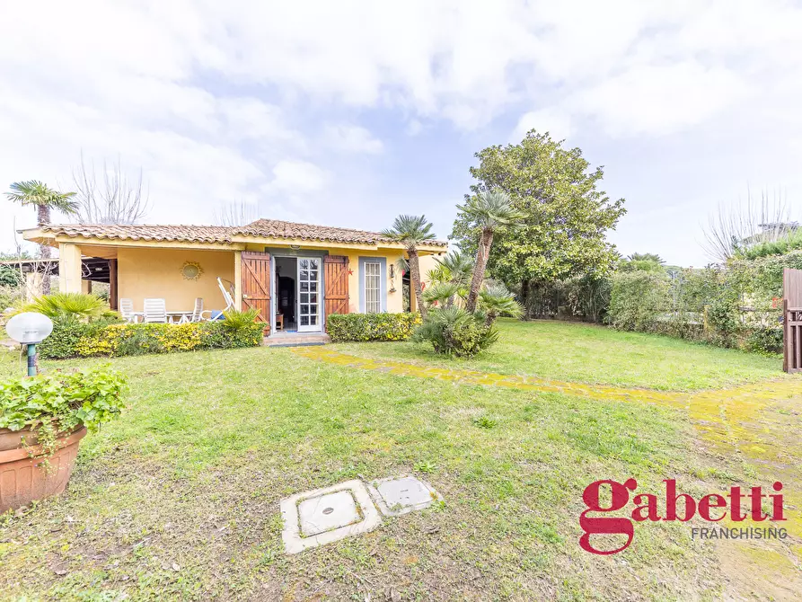 Immagine 2 di Villa in vendita  in Via Terracina, 80 a San Felice Circeo