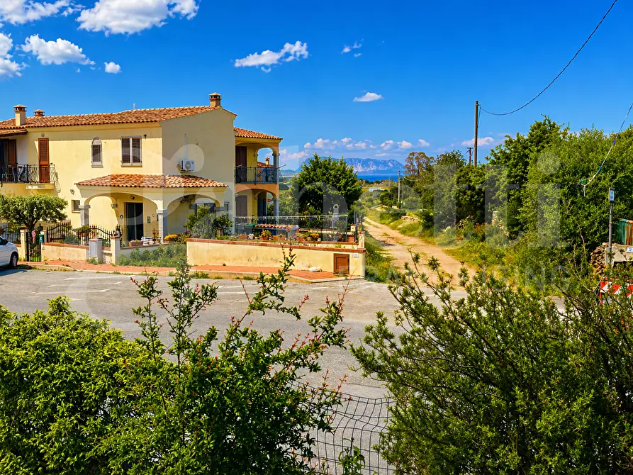 Immagine 34 di Appartamento in vendita  in Via Agamennone, 48 a Budoni