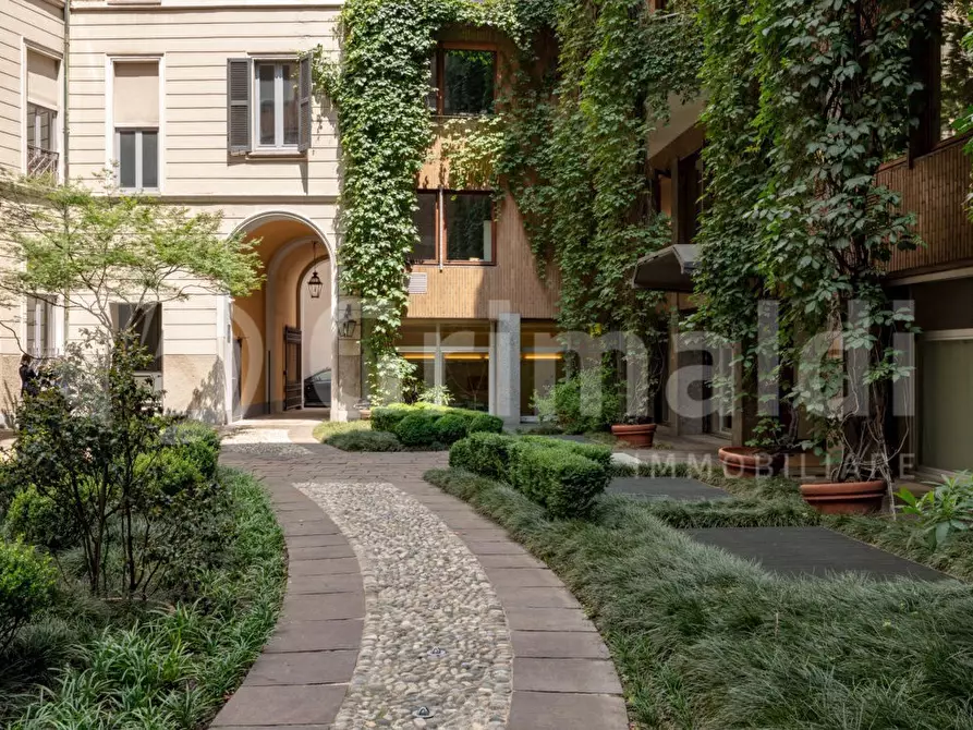 Immagine 10 di Ufficio in affitto  in Via Foro Buonaparte, 12 a Milano