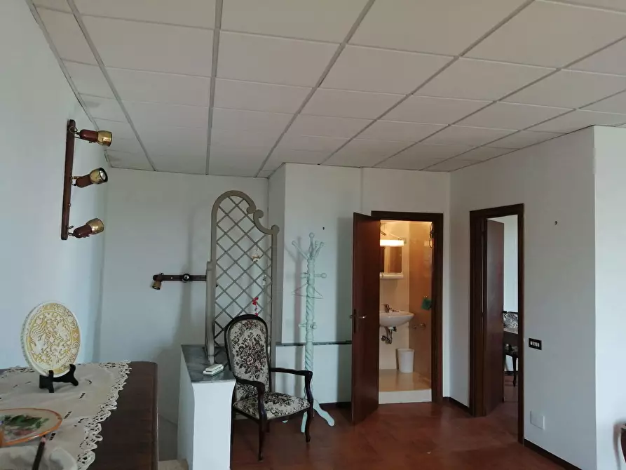 Immagine 13 di Palazzo in vendita  in Via Del Guglietto, 11-13 a Sezze