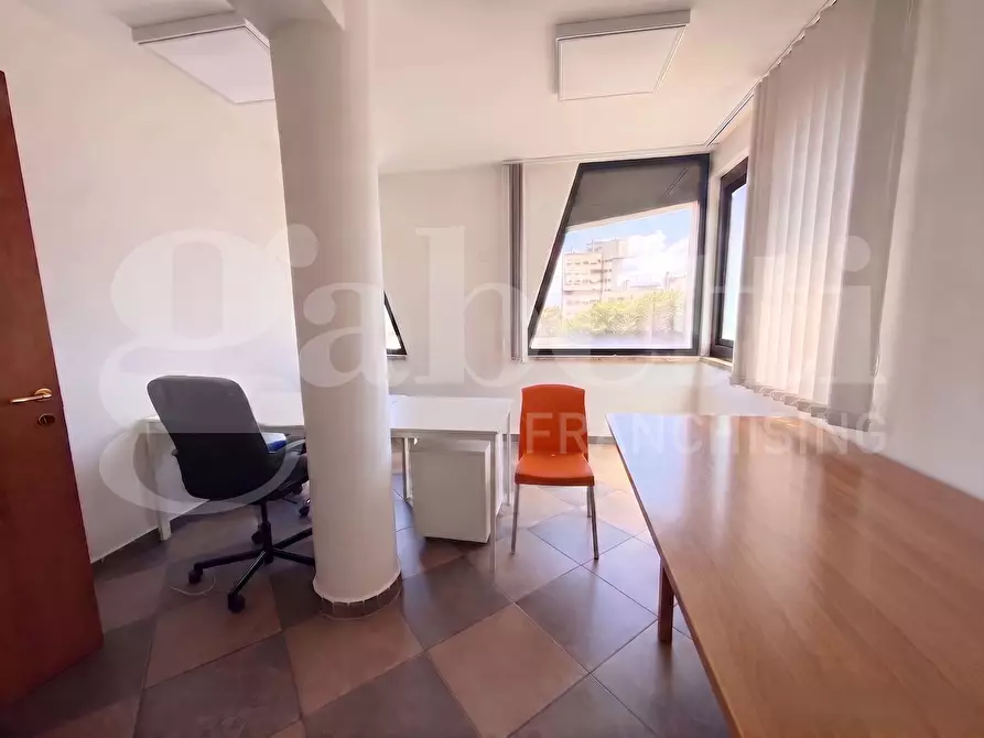 Immagine 7 di Ufficio in affitto  in Viale le Corbusier, 393 a Latina