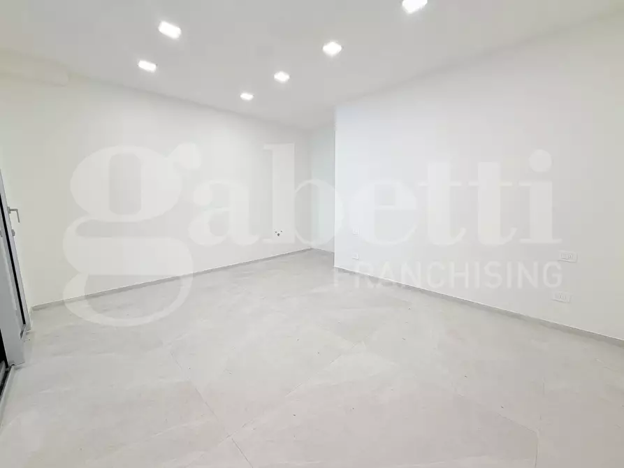 Immagine 18 di Appartamento in vendita  in Via delle Peschiere a Loano