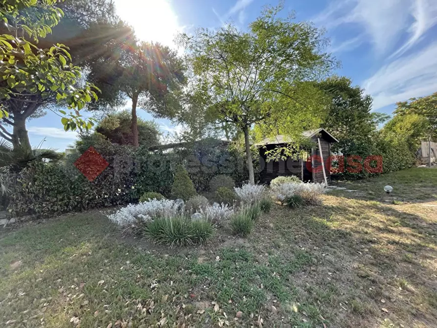 Immagine 26 di Villa in vendita  in Via PONTINA, 148 a Terracina
