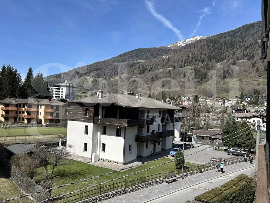 Immagine 15 di Appartamento in vendita  in Via Corno D'Aola, 5 a Ponte Di Legno
