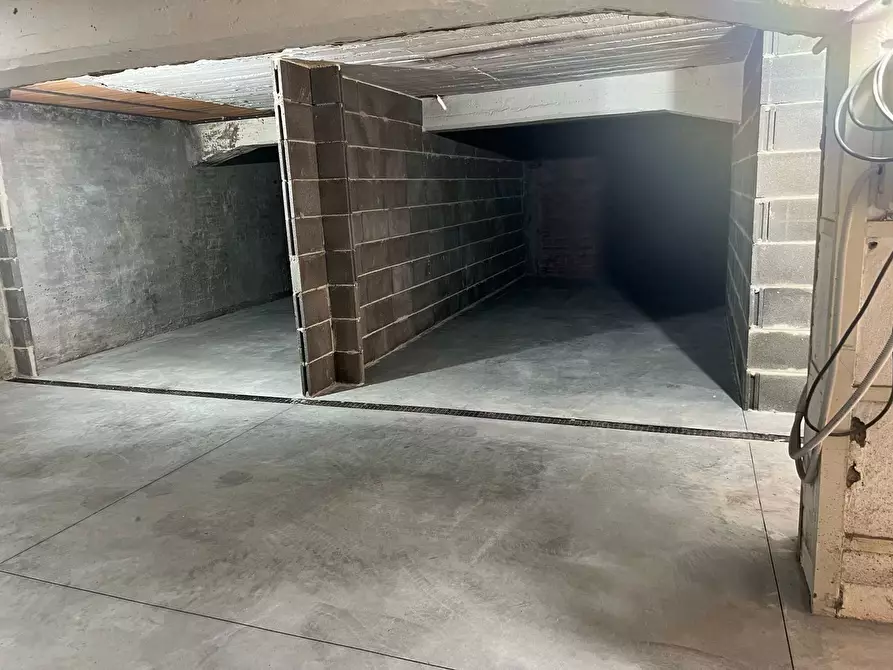 Immagine 3 di Box auto in vendita  in Via Camillo Casarini, 4 a Bologna