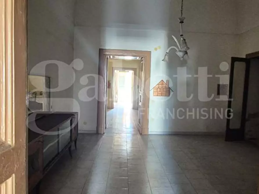 Immagine 39 di Appartamento in vendita  in Piazza Ernesto Cesaro, 13 a Torre Annunziata