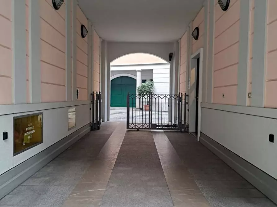 Immagine 15 di Box auto in vendita  in Corso di porta Romana, 55 a Milano