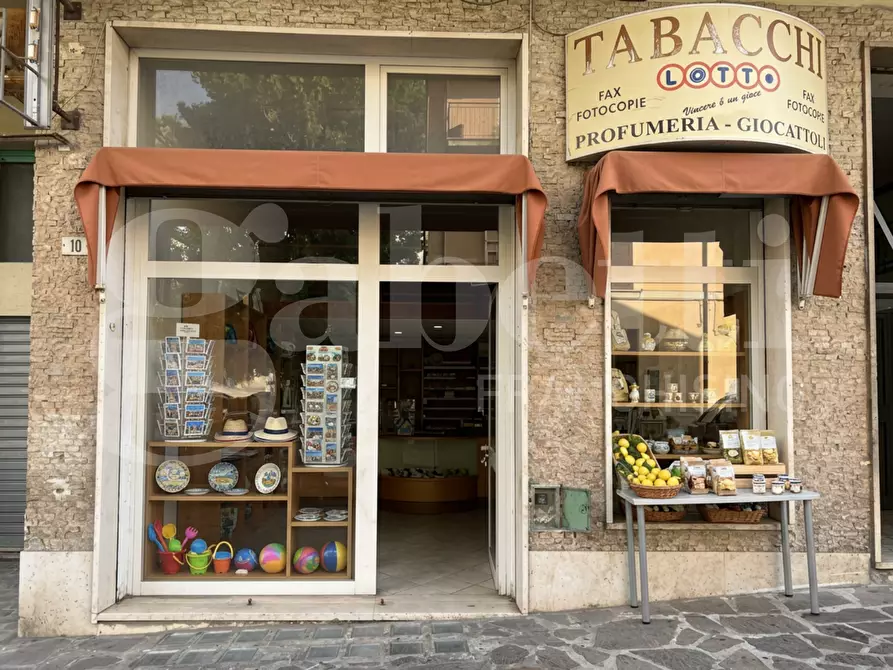 Immagine 12 di Negozio in vendita  in Via Firenze, 10 a Gaeta
