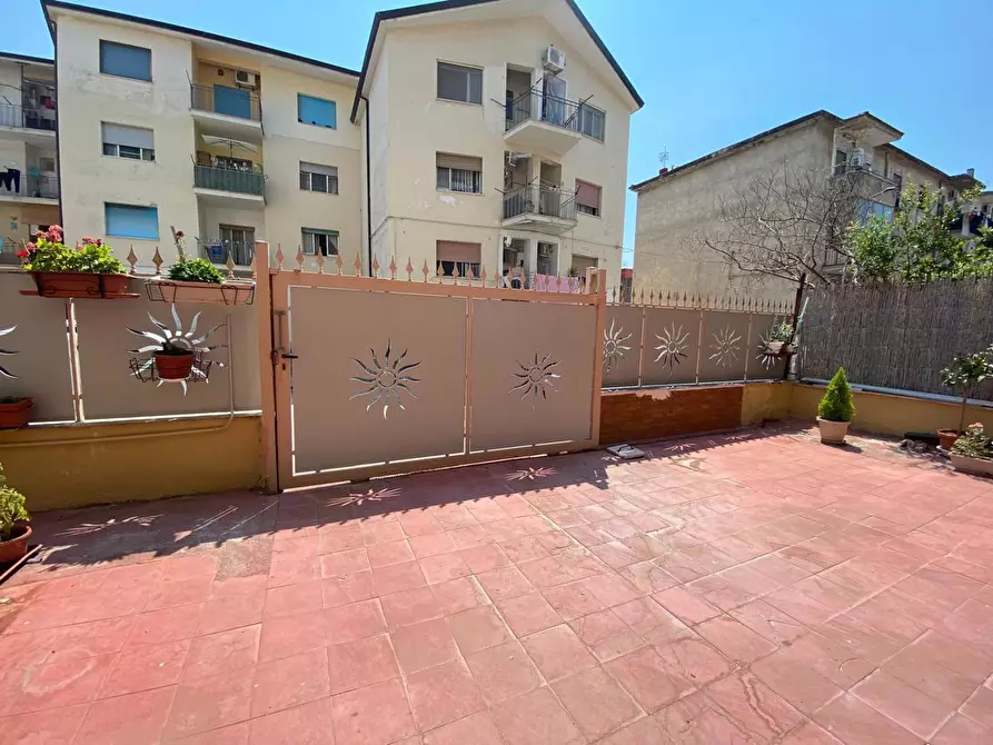 Immagine 1 di Appartamento in vendita  in Via Como, Snc a Mondragone