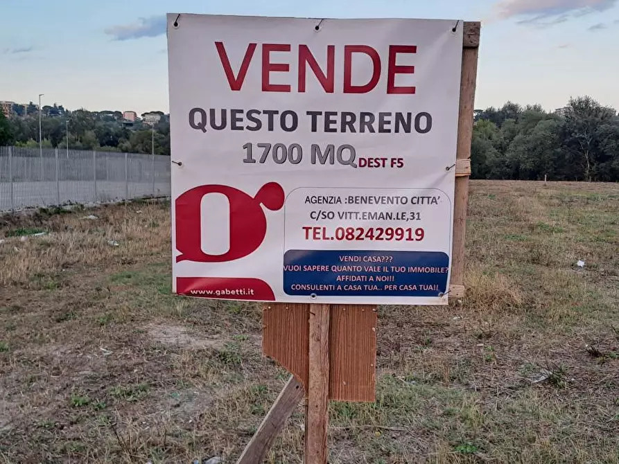 Immagine 1 di Terreno residenziale in vendita  in Via Viadotto streghe, 1 a Benevento