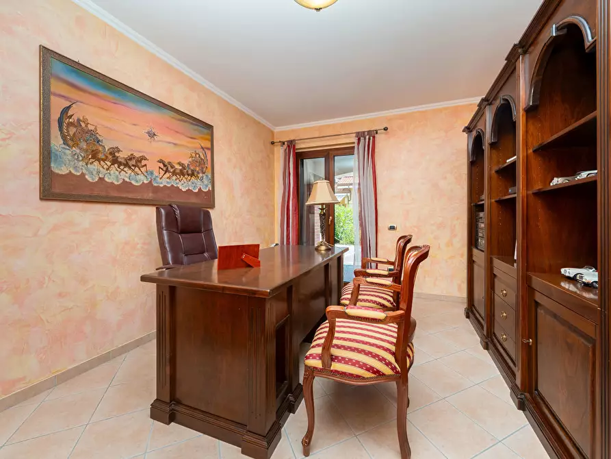 Immagine 18 di Villa in vendita  in Viale Veneto a Orbassano