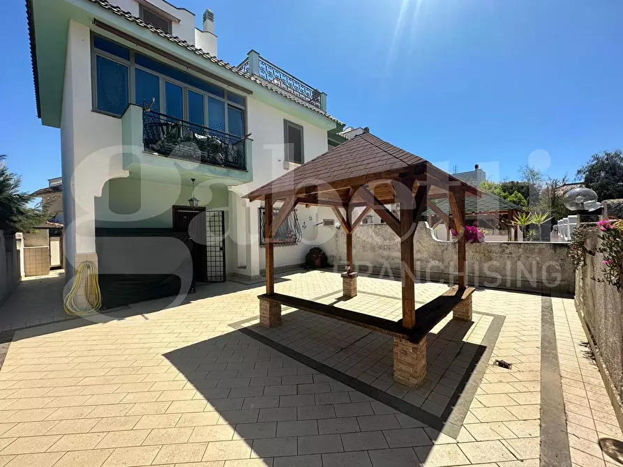 Immagine 2 di Casa trifamiliare in vendita  in Via lungomare tor san lorenzo, 57 a Ardea