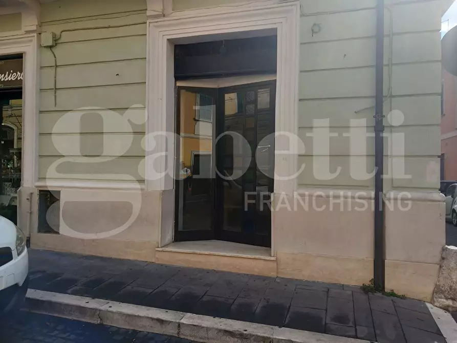 Immagine 1 di Negozio in affitto  in Via cittadella, 3 a Sora