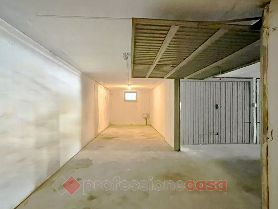 Immagine 5 di Box auto in vendita  in Via Belfiore a Corciano