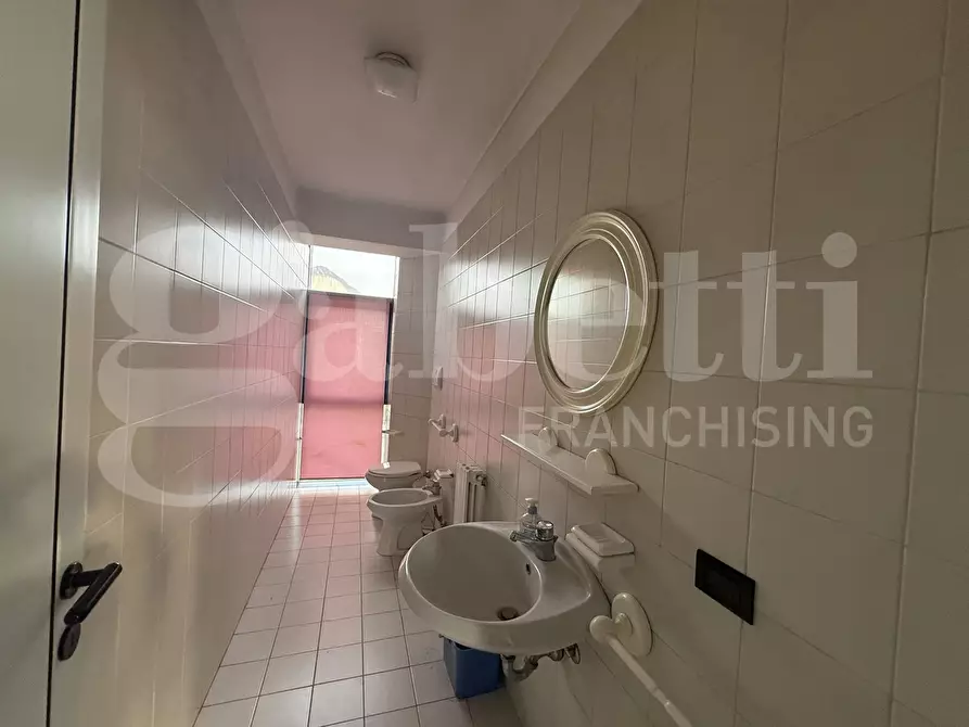 Immagine 3 di Ufficio in affitto  in Corso XXV aprile, snc a Erba