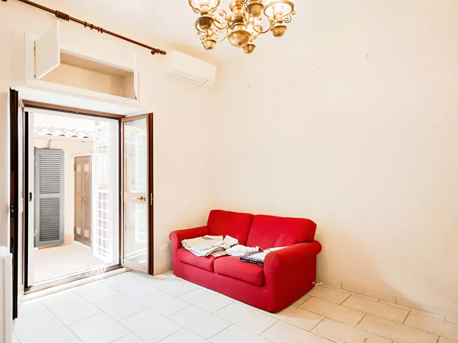 Immagine 5 di Appartamento in vendita  in Via Della Pisana a Roma