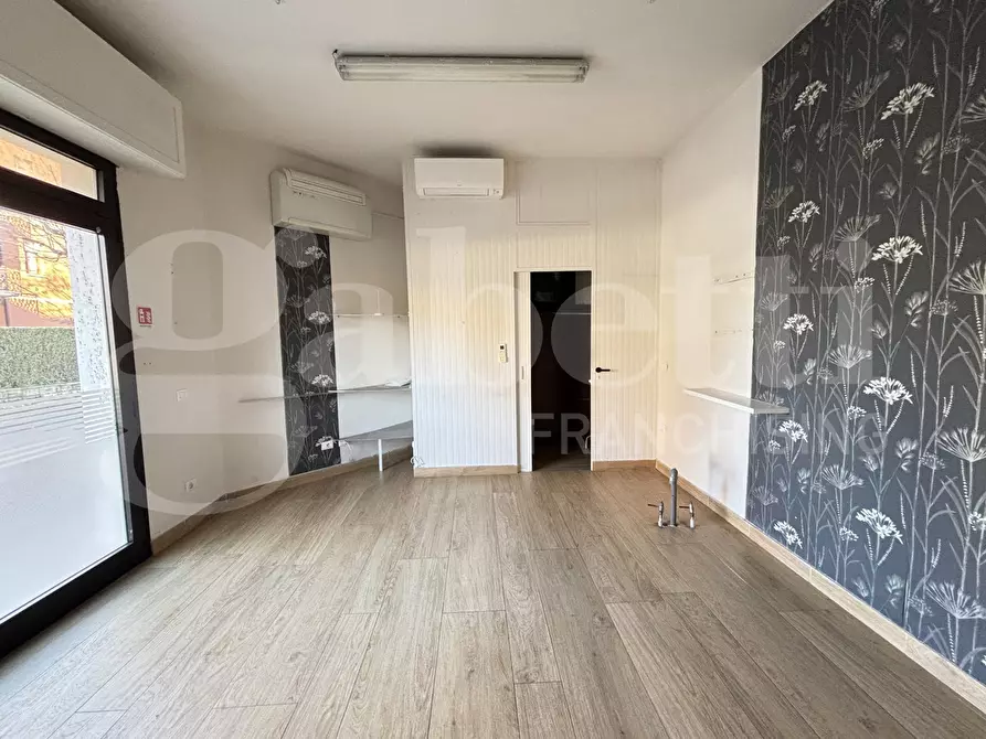 Immagine 2 di Attività commerciale in vendita  in Piazza delle rose a Fiorano Modenese