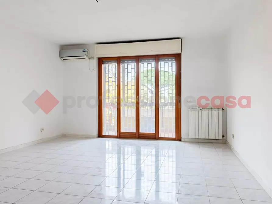 Immagine 7 di Appartamento in vendita  in Via Padre Elia Carosi a Roma