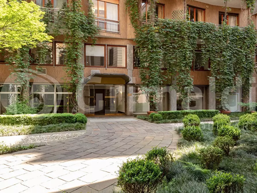 Immagine 8 di Ufficio in affitto  in Via Foro Buonaparte, 12 a Milano