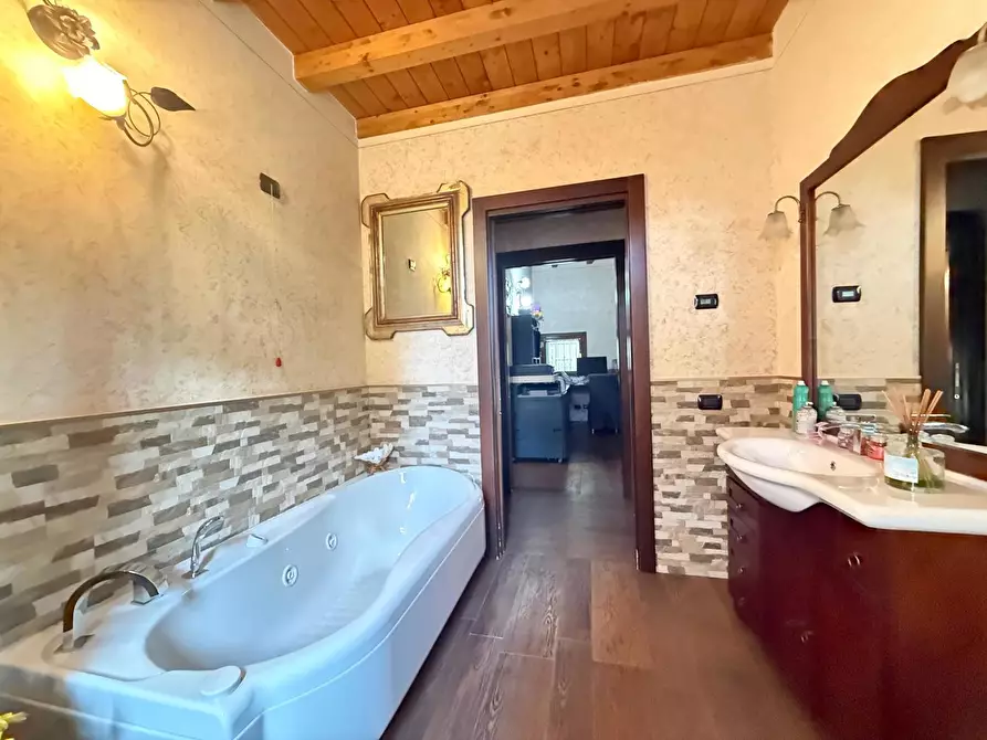 Immagine 30 di Villa in vendita  in Via C.A. DALLA CHIESA, 45 a Trenzano