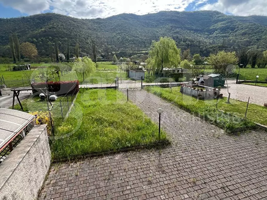 Immagine 6 di Casa bifamiliare in vendita  in Via SS4bis, 74 a Rieti