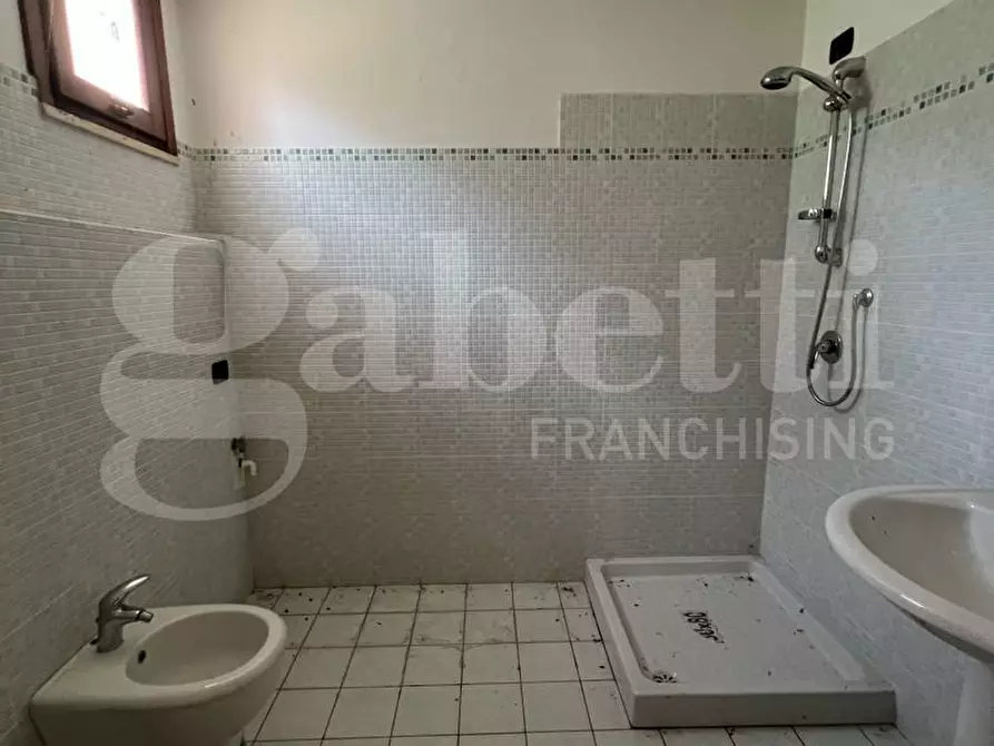 Immagine 24 di Casa bifamiliare in vendita  in Via SS4bis, 74 a Rieti