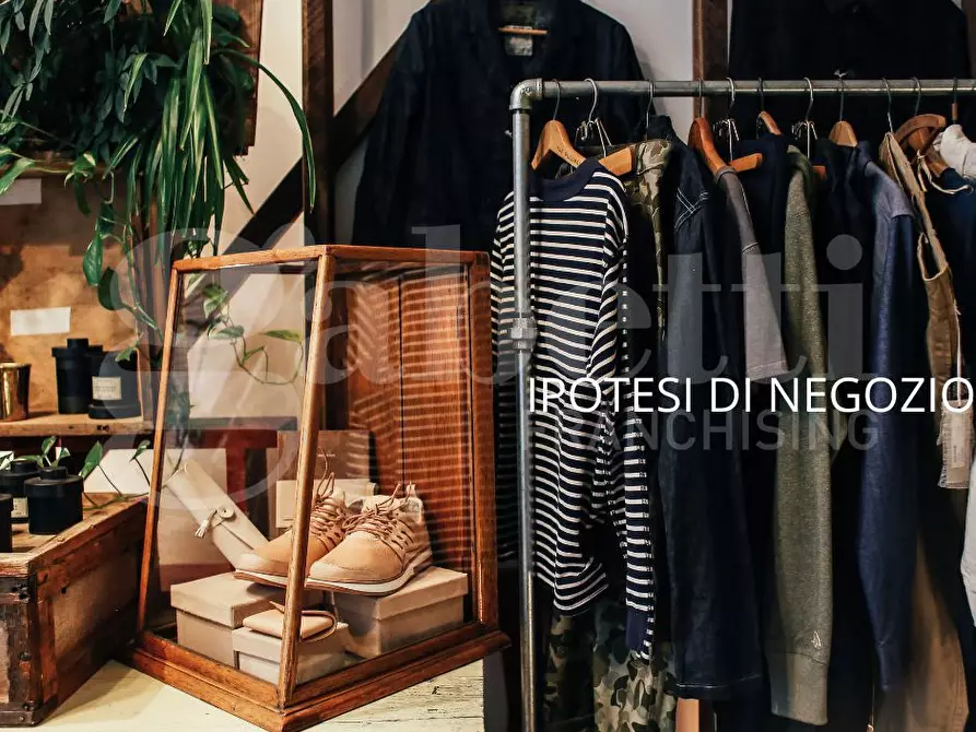 Immagine 5 di Negozio in affitto  in Via CHIOGGIA- CALLE CESARE BATTISTI, 00 a Chioggia