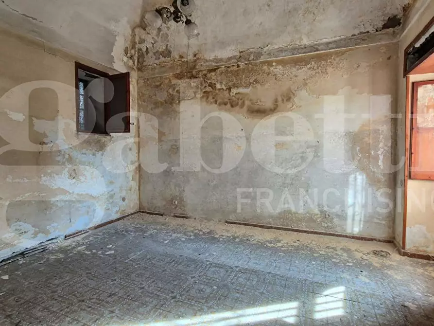 Immagine 11 di Palazzo in vendita  in Via L. Giordano, 38 a Boscotrecase