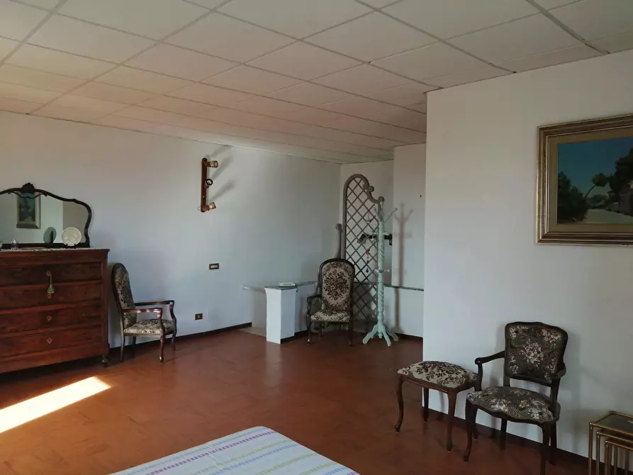 Immagine 15 di Palazzo in vendita  in Via Del Guglietto, 11-13 a Sezze