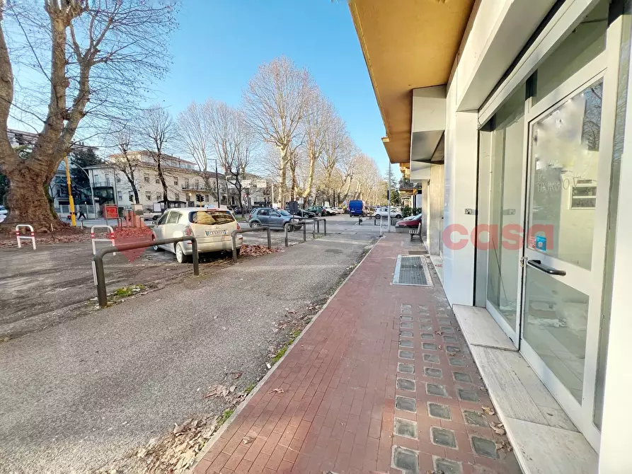 Immagine 10 di Negozio in affitto  in Viale Maraini, 27 a Rieti