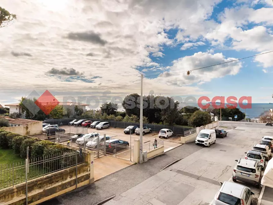 Immagine 2 di Appartamento in vendita  in Via dei Bagni a Livorno