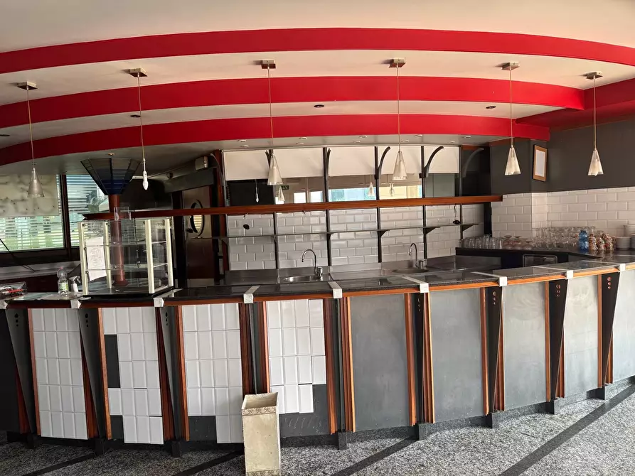 Immagine 4 di Negozio in vendita  in Via Cassanese, 224 a Segrate