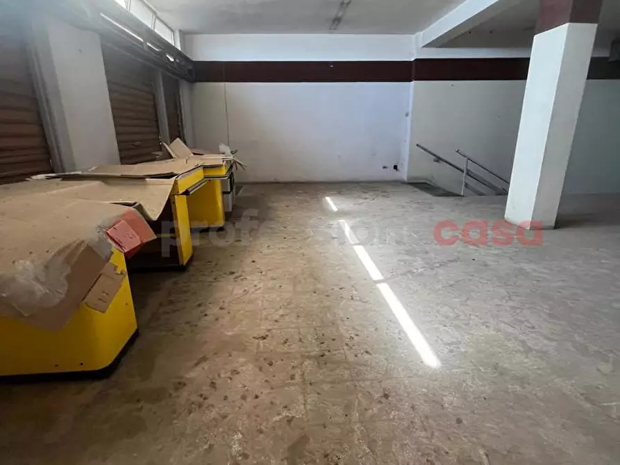 Immagine 8 di Negozio in vendita  in Via Giuseppe Di Vittorio, snc a Ostuni