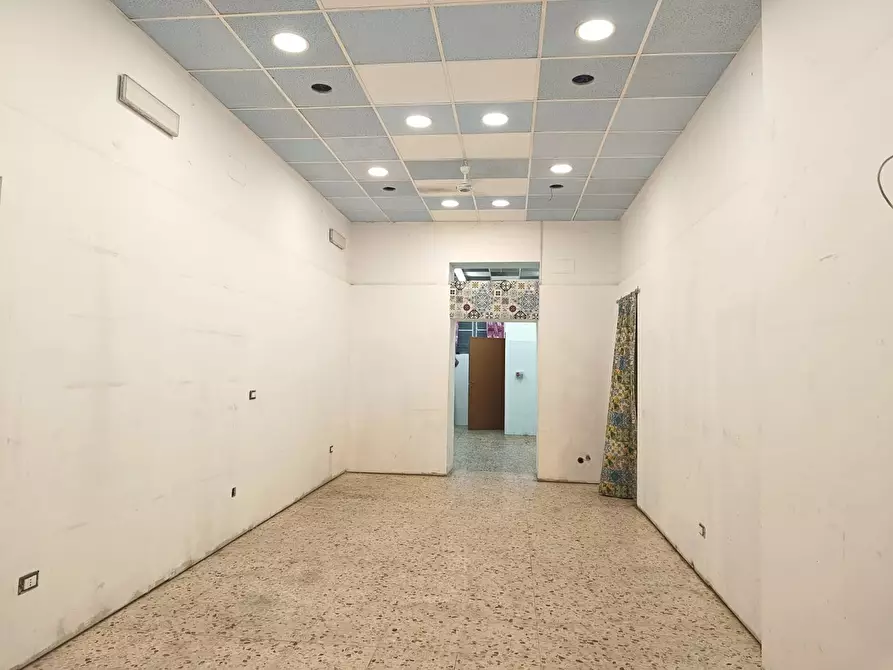 Immagine 2 di Negozio in vendita  in Via nazionale, 227 a Messina