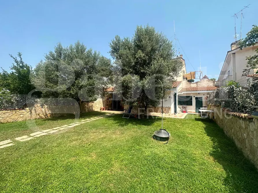 Immagine 1 di Appartamento in vendita  in Via cedrino, 31 a Ardea