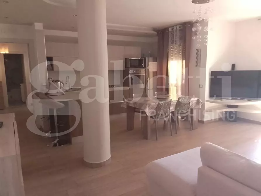 Immagine 7 di Appartamento in vendita  in Piazza G.B.TEDESCO, 9 a Taranto