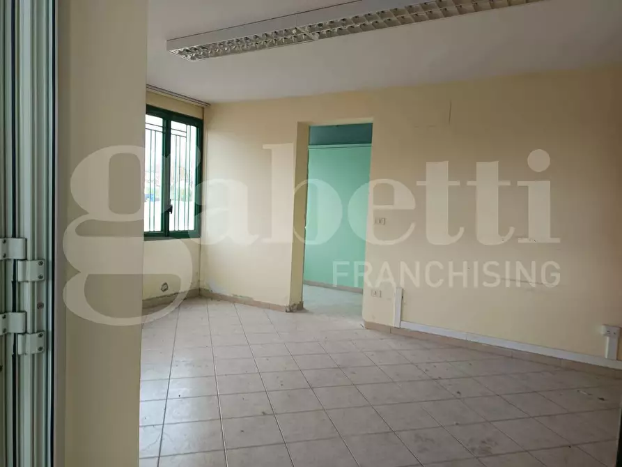 Immagine 10 di Capannone industriale in affitto  in Via Nazionale Calore, snc a Mirabella Eclano