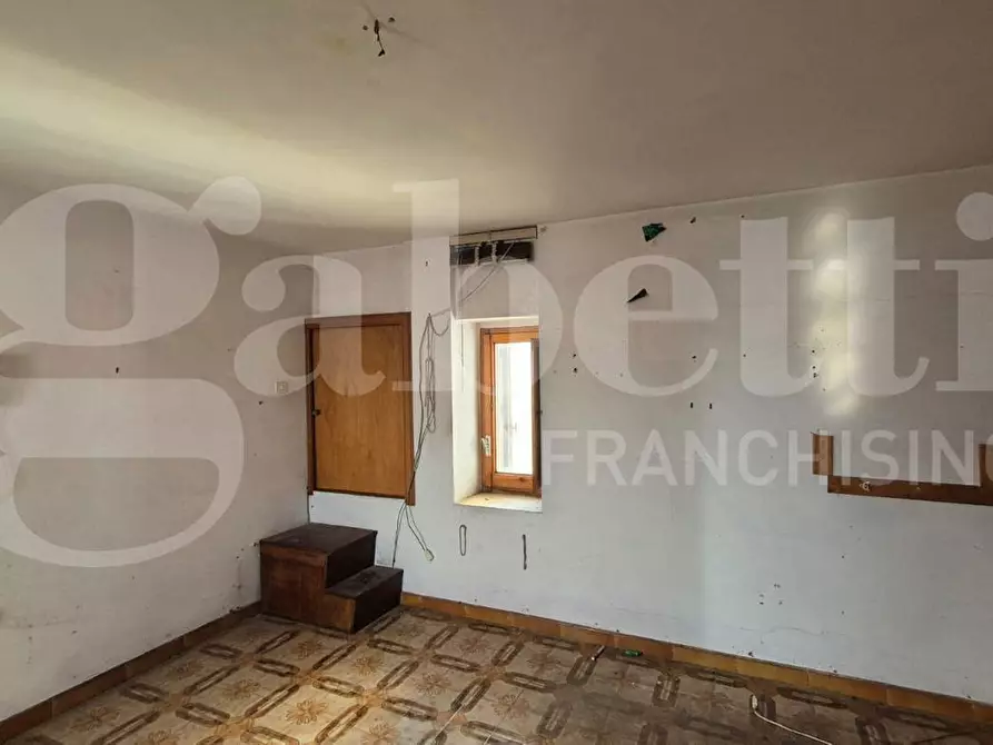 Immagine 21 di Palazzo in vendita  in Via L. Giordano, 38 a Boscotrecase