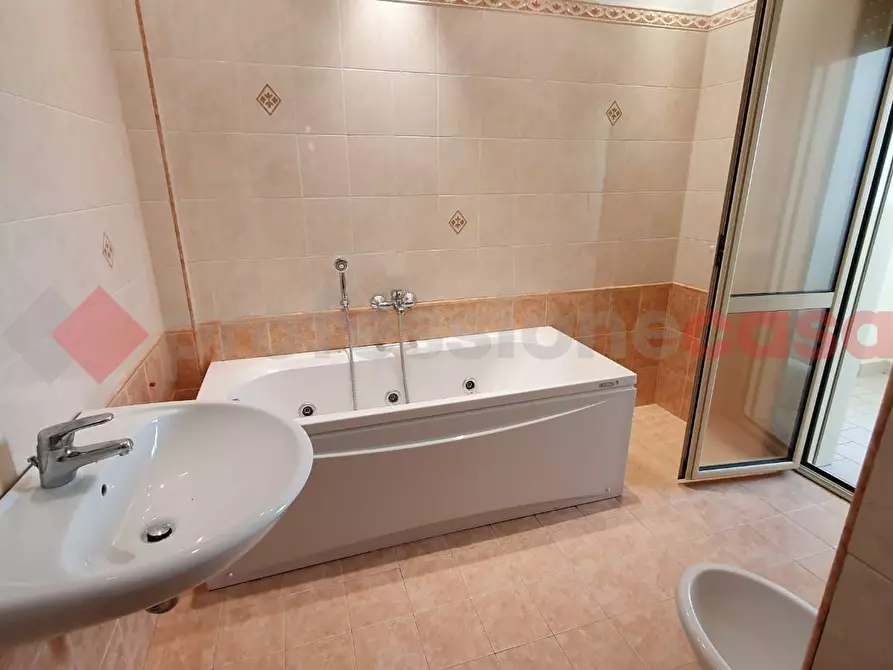 Immagine 15 di Appartamento in vendita  in Via ANGIULLI a Bari