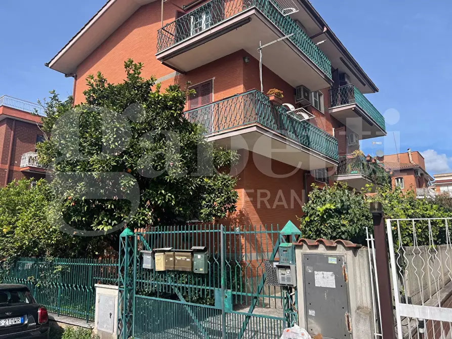 Immagine 38 di Appartamento in vendita  in Via Rosasco, 42 a Roma