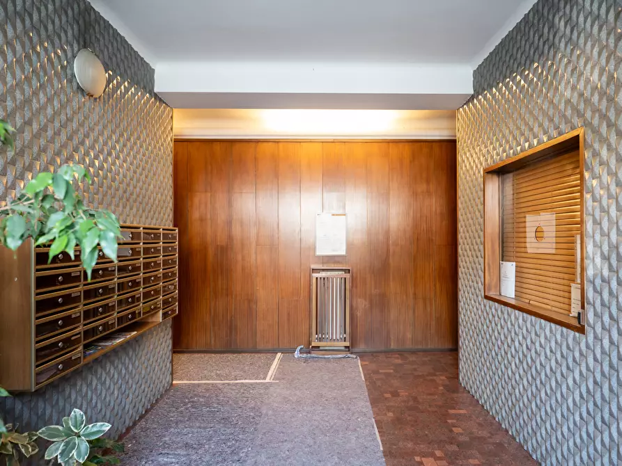 Immagine 5 di Appartamento in vendita  in Via Pier Candido Decembrio, 3 a Milano