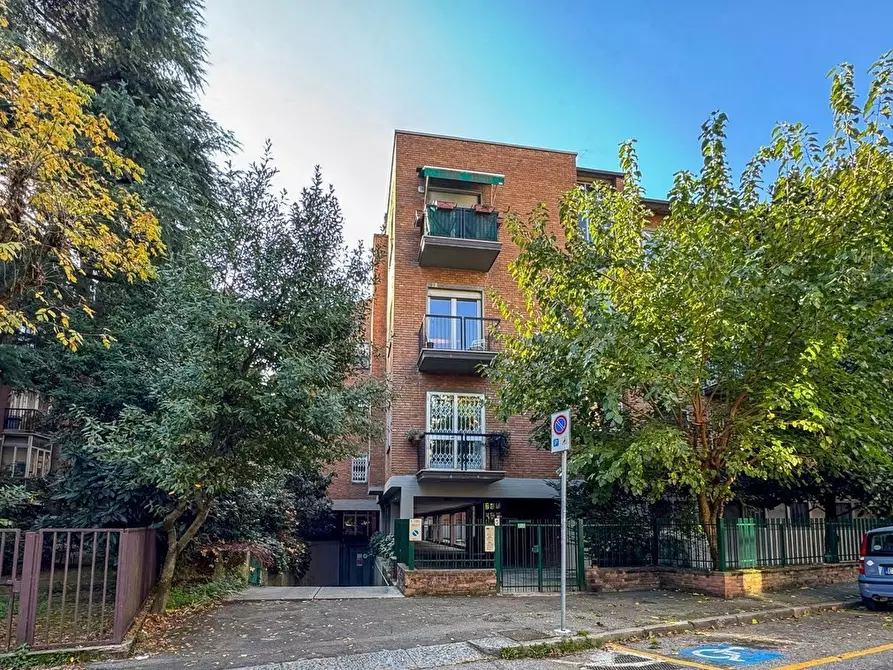 Immagine 1 di Appartamento in vendita  in Via Riccardo  Stracciari, 5 a Bologna