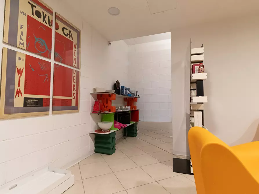 Immagine 6 di Negozio in vendita  in Via della Pietra, 10/A a Bologna