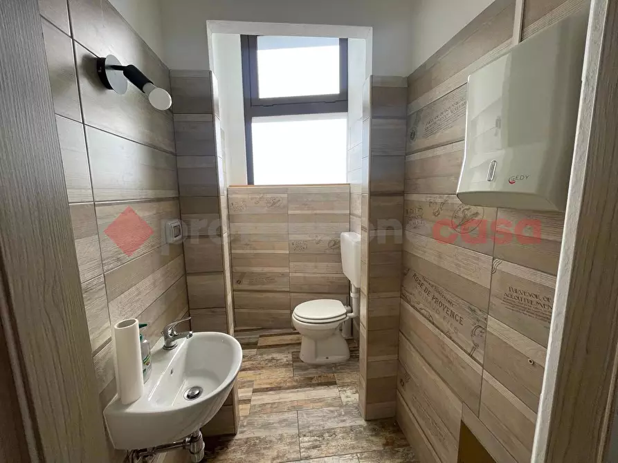 Immagine 7 di Negozio in affitto  in Via BALDESI a Firenze