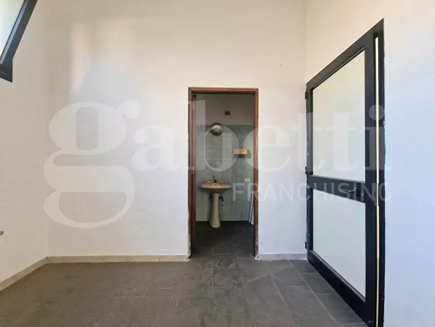 Immagine 6 di Negozio in affitto  in Via monserrato, 0 a Sestu