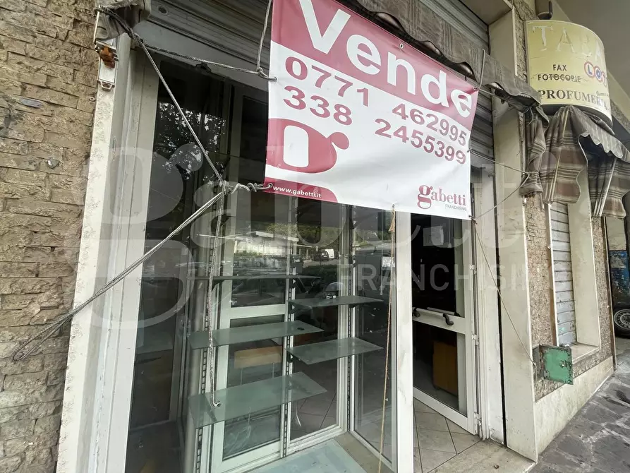 Immagine 4 di Negozio in vendita  in Via Firenze, 10 a Gaeta