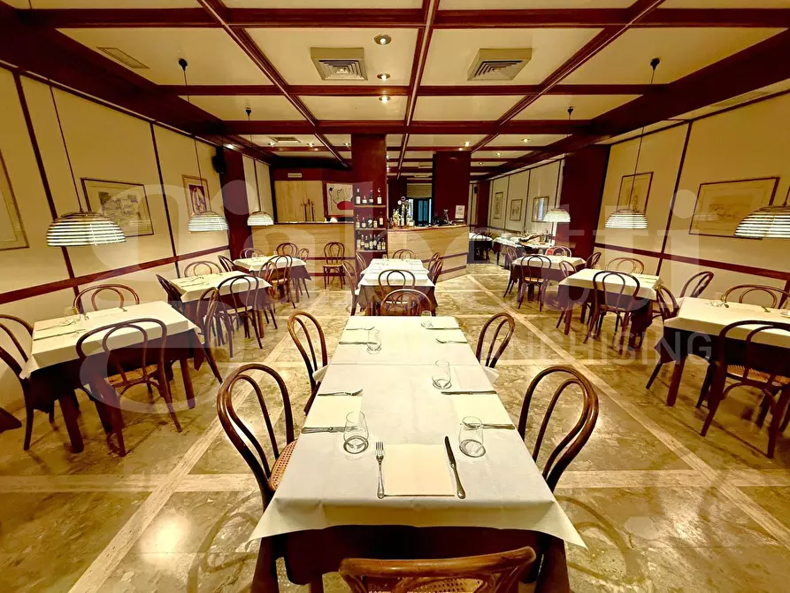 Immagine 6 di Bar / Ristorante in vendita  in Via Elio Vittorini, 45/47 a Roma