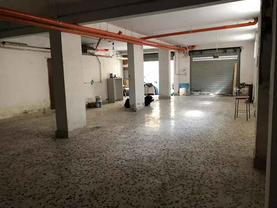 Immagine 5 di Magazzino in vendita  in Via Bartololongo, 333 a Napoli