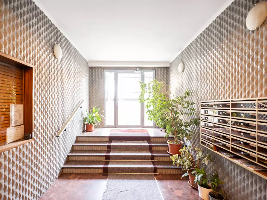 Immagine 6 di Appartamento in vendita  in Via Pier Candido Decembrio, 3 a Milano